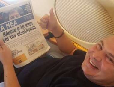 Π.Καμμένος - Ν.Παππάς διαβάζουν τα «Νέα» καθ' οδόν προς ΗΠΑ (φωτό)